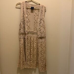Vocal Beige Lace Tunic Top